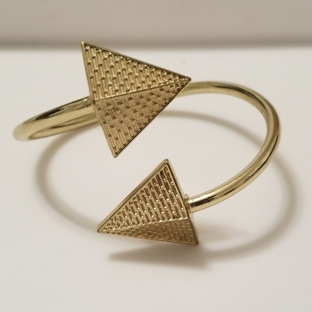 Tarnish-free Pyramid Adjustment Bracelet